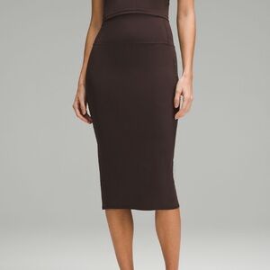 NWT lululemon Nulu Slim Fit HR Skirt